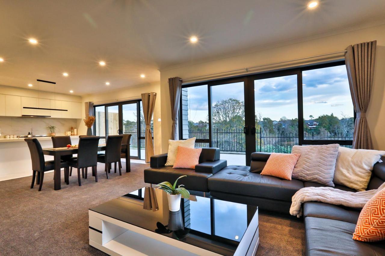 Amazing The Waikato River-View Brand New Villa With 4 Bedrooms 汉密尔顿 外观 照片