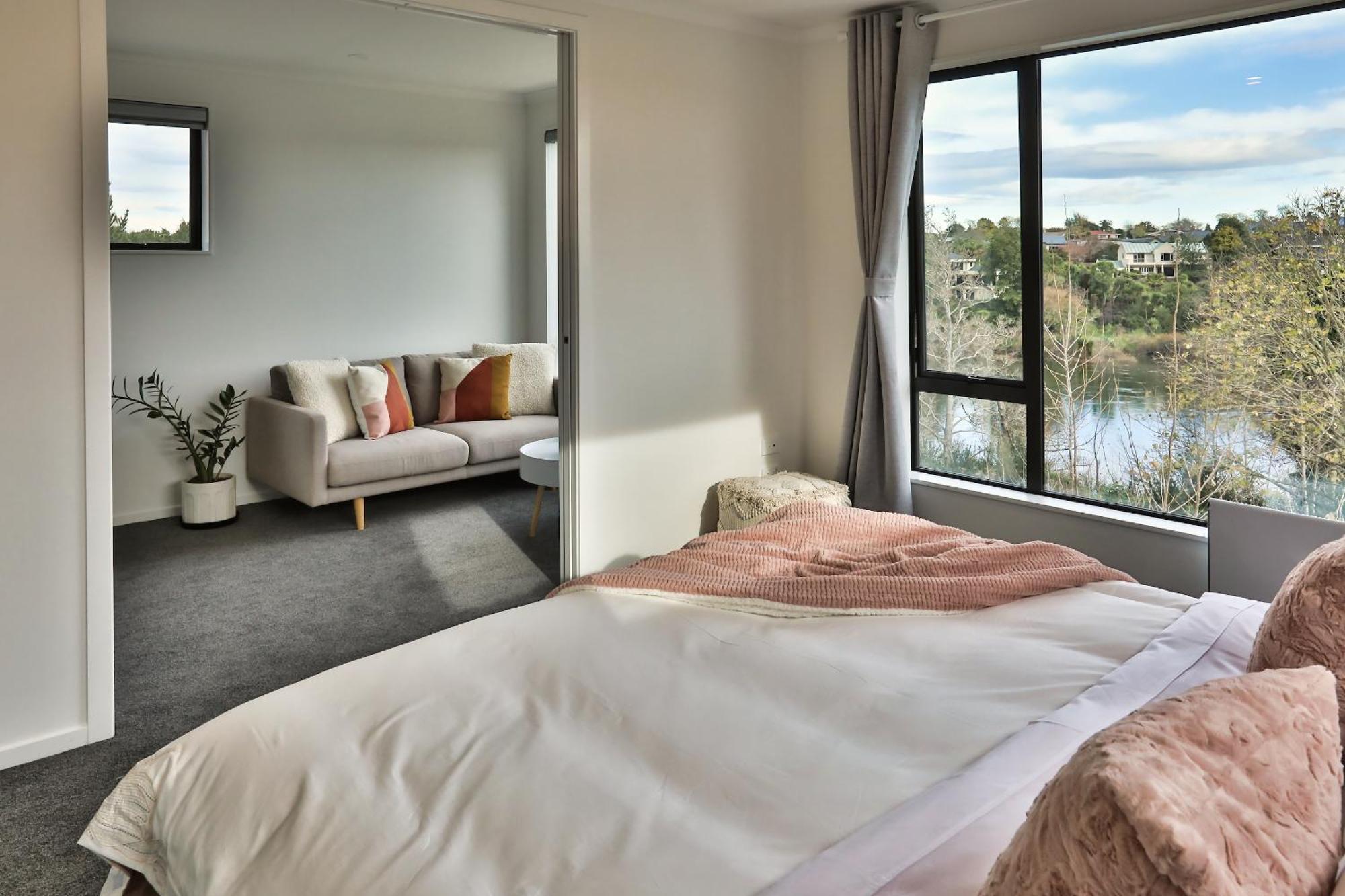 Amazing The Waikato River-View Brand New Villa With 4 Bedrooms 汉密尔顿 外观 照片